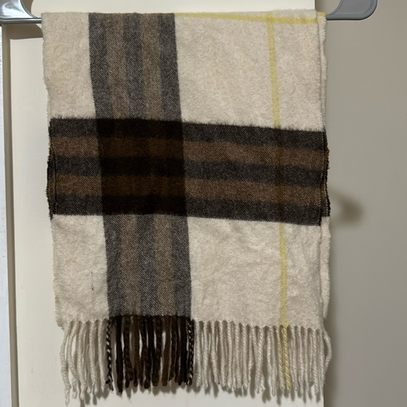 Burberry London Cashmere scarf - Picture 1 of 4